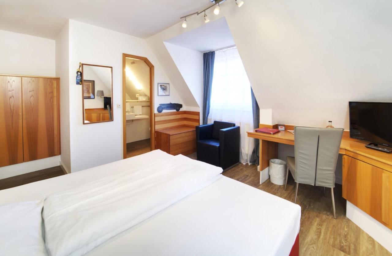 Hotel Reinhardts 比蒂希海姆-比辛根 外观 照片