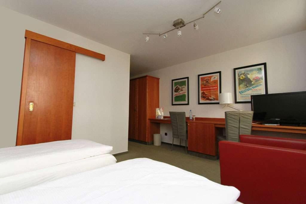 Hotel Reinhardts 比蒂希海姆-比辛根 外观 照片